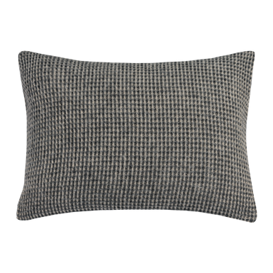 Omring jezelf met heerlijke plaids van Vandyck! Home 95 is de perfecte accessoire als toevoeging op je bank of bed. Een zachte plaid en sierkussensloop met wafelstructuur